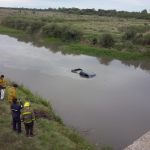 UNA CAMIONETA CAYÓ DEL PUENTE QUE ATRAVIESA EL SALADILLO AMARGO  