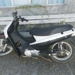 ROBARON MOTOS, VENDEN ALGUNAS PARTES Y LUEGO LAS TIRARON AL ARROYO 1