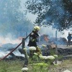 VORAZ INCENDIO DESTRUYO DOS TECHERÍAS 1