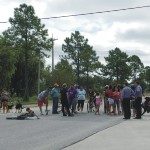 VECINOS CORTAN LA RUTA 1