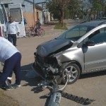 dos-lesionados-al-chocar-un-auto-y-una-camioneta-1