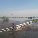 Agua arriba autopista