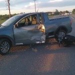 UN LESIONADO GRAVE AL CHOCAR MOTO Y CAMIONETA