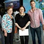 VIRGINIA MARTÍNEZ Y CRISTIAN SARTOR CON LA MINISTRA CHIQUI GONZÁLEZ