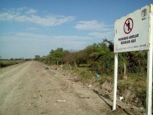 FUERTES SANCIONES A QUIENES ARROJEN BASURA