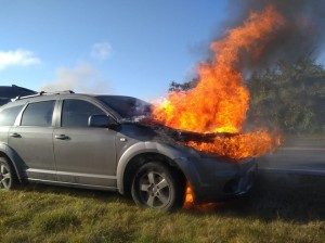 Incendio Auto 12 - 07 - 18