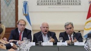 LA PROVINCIA TRANSFIRIÓ FONDOS POR CASI 400 MILLONES DE PESOS A MUNICIPIOS Y COMUNAS