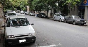 SE PUEDE ESTACIONAR EN LAS DOS MANOS