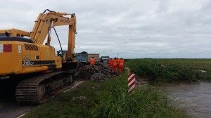 REFUERZAN UNA ALCANTARILLA CERCANA A COLONIA TERESA