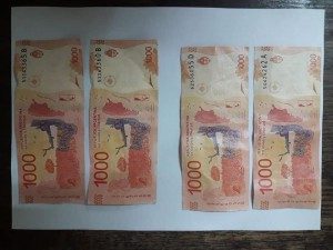 Billetes de mil falsos